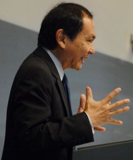 Francis Fukuyama ejerciendo de ideólogo de la nematología democrática institucionalizada Francis Fukuyama ejerciendo de ideólogo de la nematología democrática institucionalizada