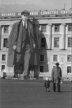 H. Cartier-Bresson, Leningrado, 1973 H. Cartier-Bresson, Leningrado, 1973