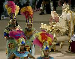 Juan Pablo II canoniza a Juan Diego