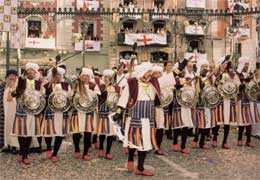 Lámina IX: desfile «moros y cristianos»