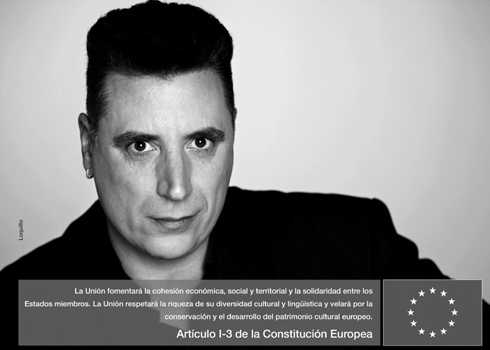 Propaganda gubernamental espa&ntilde;ola pro Constituci&oacute;n Europea utilizando la imagen de un se&ntilde;or que debe ser muy conocido