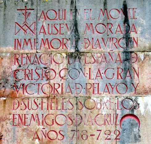 L&aacute;pida conmemorativa en Covadonga