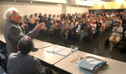 Club de Prensa Asturiana de La Nueva Espa&ntilde;a, 31 de octubre de 2006, Gustavo Bueno presenta Zapatero y el Pensamiento Alicia, Temas de Hoy, Madrid 2006, 357 p&aacute;ginas