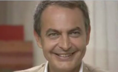 Zapatero, como tiene los dientes blancos, ríe a todas horas