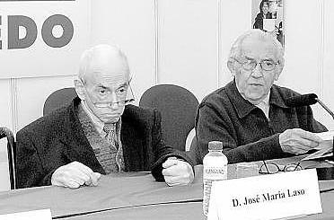 Gustavo Bueno presenta el libro de Jos&eacute; Mar&iacute;a Laso en la feria Libro Oviedo, el d&iacute;a 13 de mayo de 2009