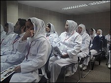 Velados empleados bolivianos del Hospital isl&aacute;mico en Bolivia