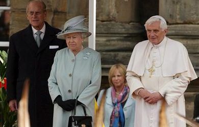 Papa y Papisa: Benedicto XVI e Isabel II Papa y Papisa: Benedicto XVI e Isabel II