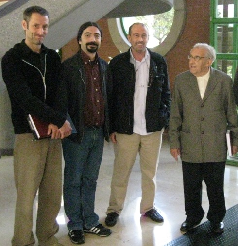 Luis Carlos Martín Jiménez, Javier Delgado, David Alvargonzalez y Gustavo Bueno, en Oviedo, el 4 de octubre de 2010, antes de comenzar la ceremonia doctoral Luis Carlos Martín Jiménez, Javier Delgado, David Alvargonzalez y Gustavo Bueno, en Oviedo, el 4 de octubre de 2010, antes de comenzar la ceremonia doctoral