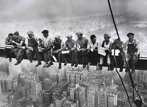 Charles C. Ebbets, Lunch Time, Rockefeller Center, 1932 Charles C. Ebbets, Lunch Time, Rockefeller Center, 1932