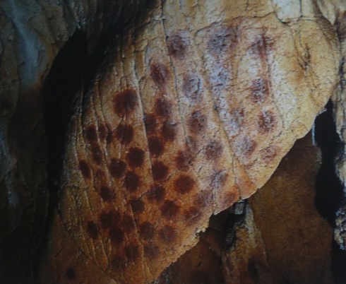 Chauvet: marcas punteadas Chauvet: marcas punteadas