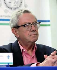 Carlos Tello Mac&iacute;as