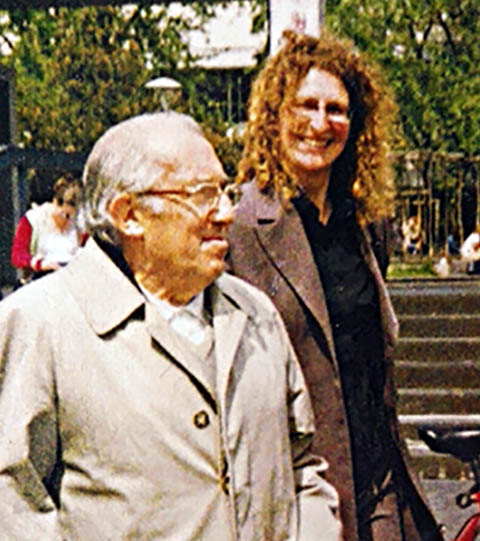 Gustavo Bueno y Nicole Holzenthal en la Johannes-Gutenberg-Universit&auml;t Mainz, tras la presentaci&oacute;n de Der Mythos der Kultur, en 2002